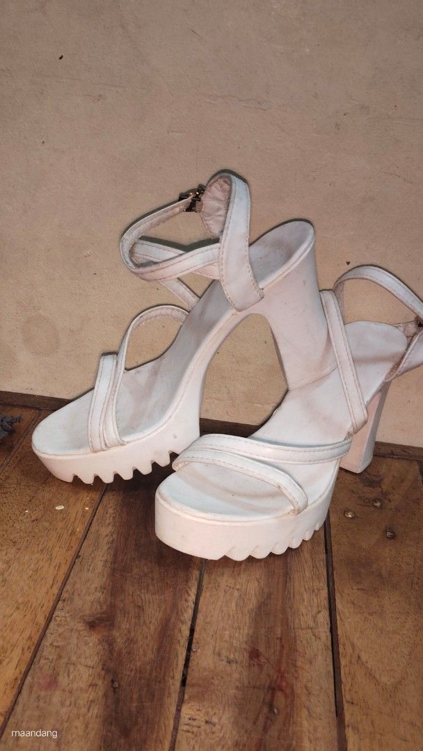 White Platform Wedge Sandals (Category: Wedges) located in Urdaneta. Submitted by maandangv (Listing ID 1460292806, Image 2). Description: - White platform wedge sandals - Strappy design with ankle buckle closure - Thick sole with textured edge - Shows some signs of wear (straps & insoles) - Plenty of life left, great for dressing up!.