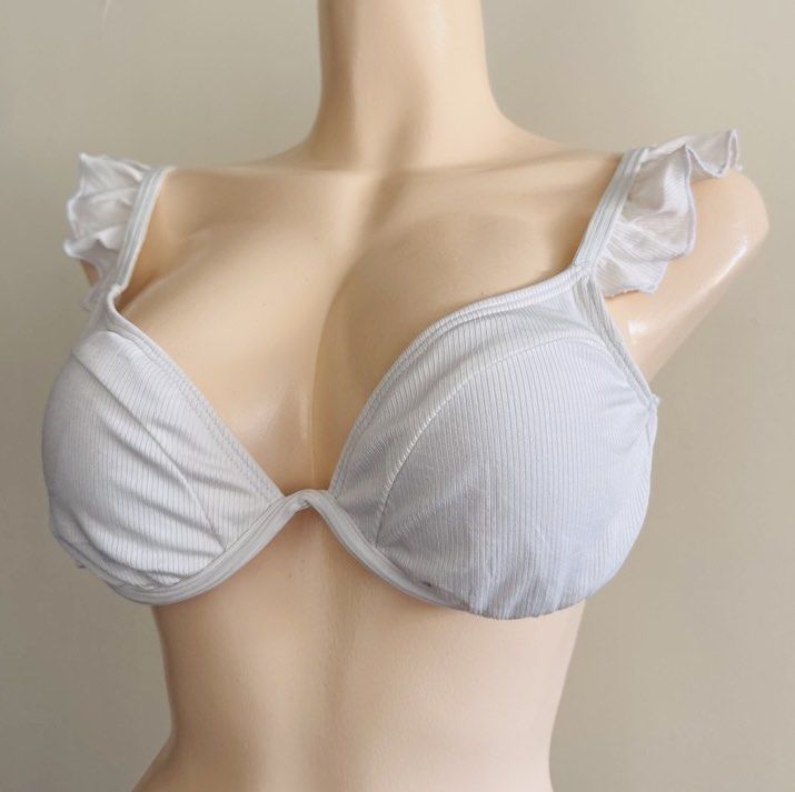 white underwire padded swimtop S 32/34 (Category: Bikinis & Swimsuits) located in San Jose. Submitted by 99ners (Listing ID 1460179250, Image 2). Description: .
