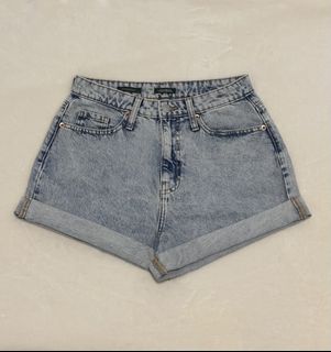 (Category: ) located in . Submitted by chic.haven (Listing ID 1460301634, Image 1). Description: .