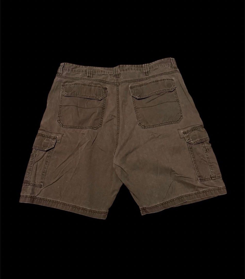 Wrangler jorts cargo (Category: Shorts) located in Las Pinas. Submitted by thrftmnl. (Listing ID 1460244262, Image 2). Description: Wrangler cargos shorts Choco brown Dimes Width: 36-38 Length: 22 Inseam: 9.5 Leg opening: 12.5 Issue/s: none .