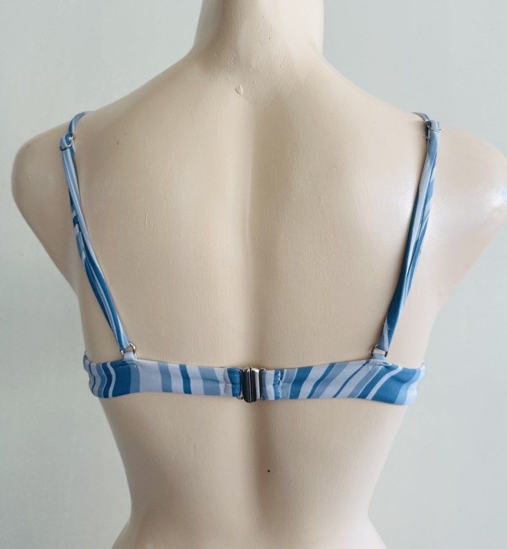xs swimtop size 32AB (Category: Bikinis & Swimsuits) located in San Jose. Submitted by 99ners (Listing ID 1460175882, Image 2). Description: .