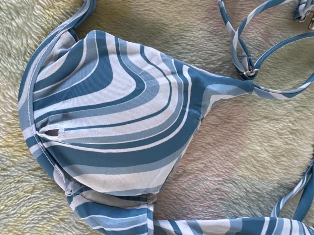 xs swimtop size 32AB (Category: Bikinis & Swimsuits) located in San Jose. Submitted by 99ners (Listing ID 1460175882, Image 3). Description: .