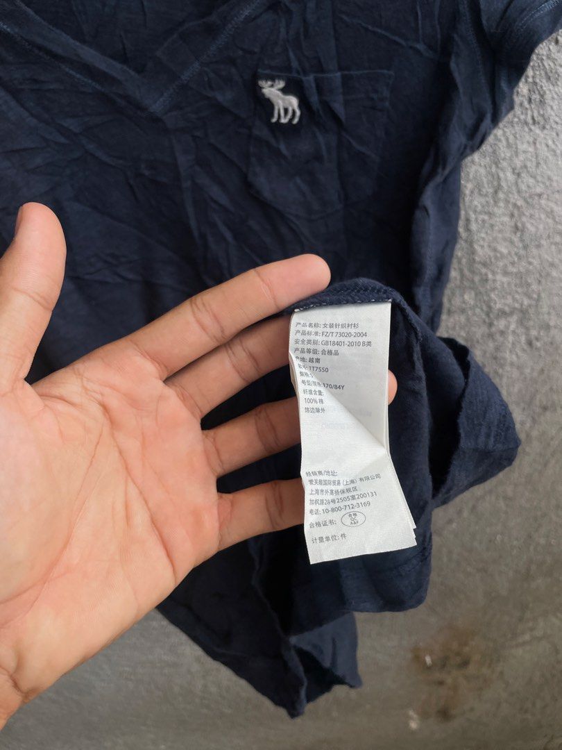 Y2k A&F (Category: Shirts) located in Polomolok. Submitted by michaelorodio9504 (Listing ID 1460111792, Image 3). Description: No issue Excellent 9.5/10 Color rate.