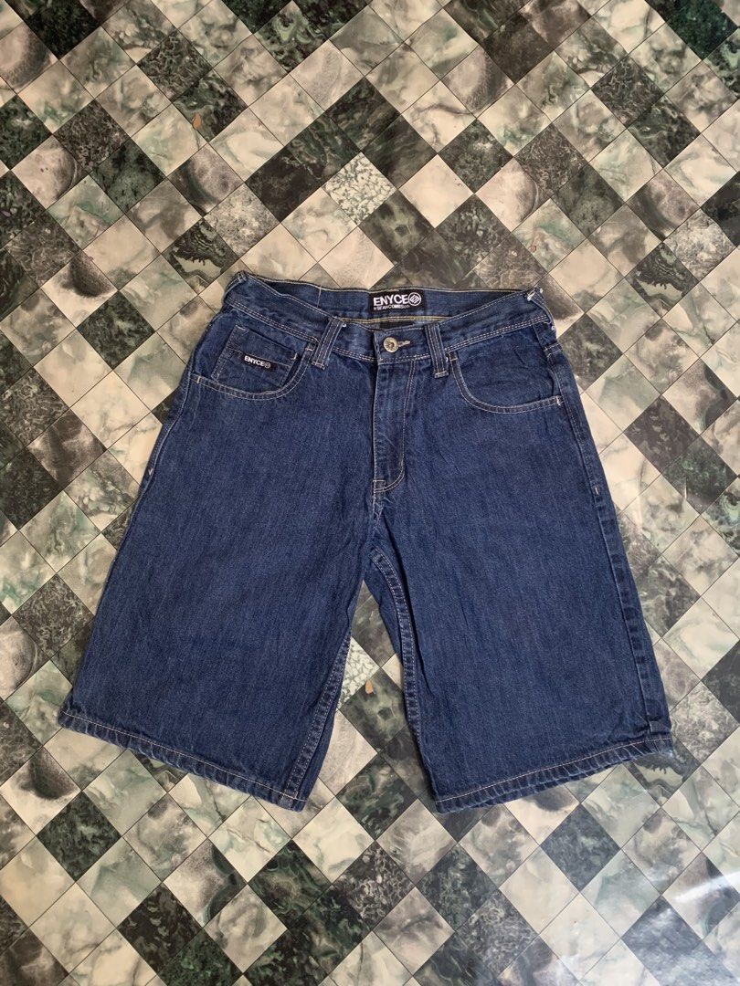 Y2k Enyce baggy short (Category: Shorts) located in Cebu City. Submitted by tangubrhia45277 (Listing ID 1460230377, Image 2). Description: Y2k Enyce baggy short Size 32 L23 As new.