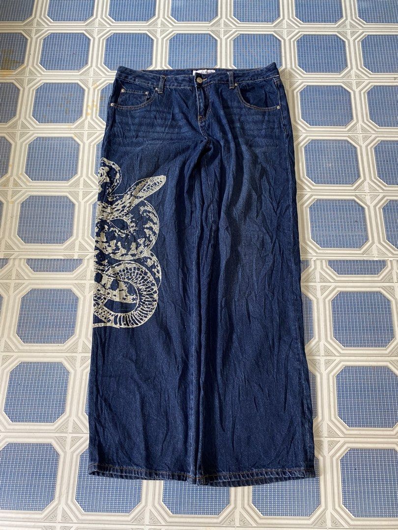 y2k pants (Category: Activewear) located in Naga. Submitted by thriftingcoldz (Listing ID 1460172731, Image 2). Description: .