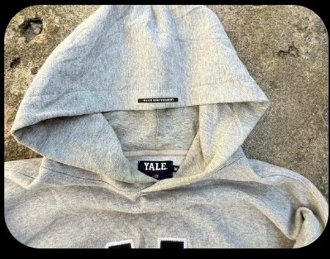 Yale university hoodie (Category: Coats, Jackets and Outerwear) located in Manila. Submitted by sean.thrifts (Listing ID 1460173297, Image 2). Description: this is a yale hoodie with in good condition for only ₱299..