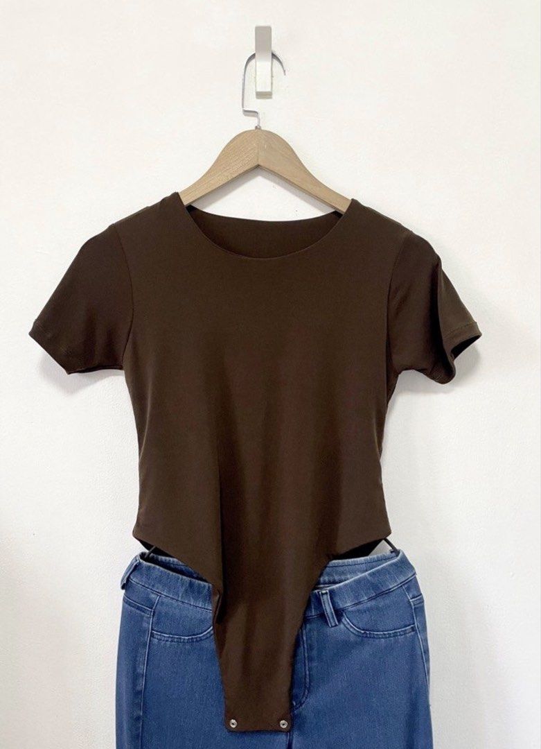 YK Basics Brown Bodycon Shirt Shaping Top (Category: Shirts) located in Cavite. Submitted by casingpavements (Listing ID 1460133974, Image 1). Description: .