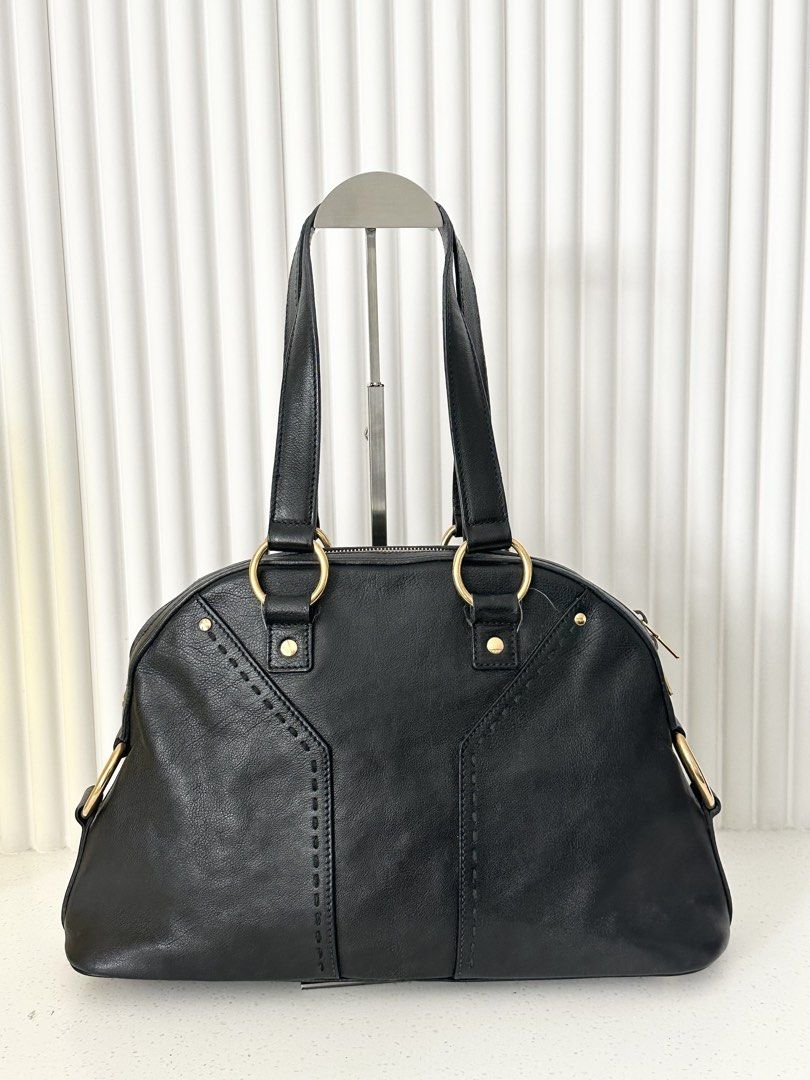 YSL Muse shoulder bag for 14k birthday sale! (Category: Luxury Bags & Wallets) located in Quezon City. Submitted by nancdmd (Listing ID 1460140665, Image 2). Description: YSL Muse small for sale Classic bag from YSL Comes with 2 dustbags With Cards With Clochette and padlock L 14 in, H 9.5 in, D 4.5 in Price still negotiable. Bag may be viewed or picked up from my shop along Panay ave QC.