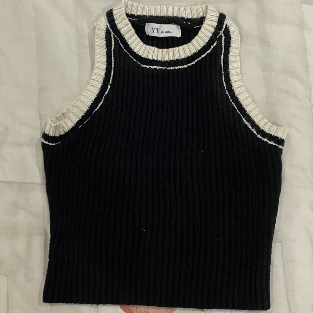 YY. Amanda - Black Knitted Halter Top (Category: Sleeveless) located in Quezon City. Submitted by lightsnowie (Listing ID 1460238453, Image 2). Description: - great quality - no flaws - best fits XS-S .