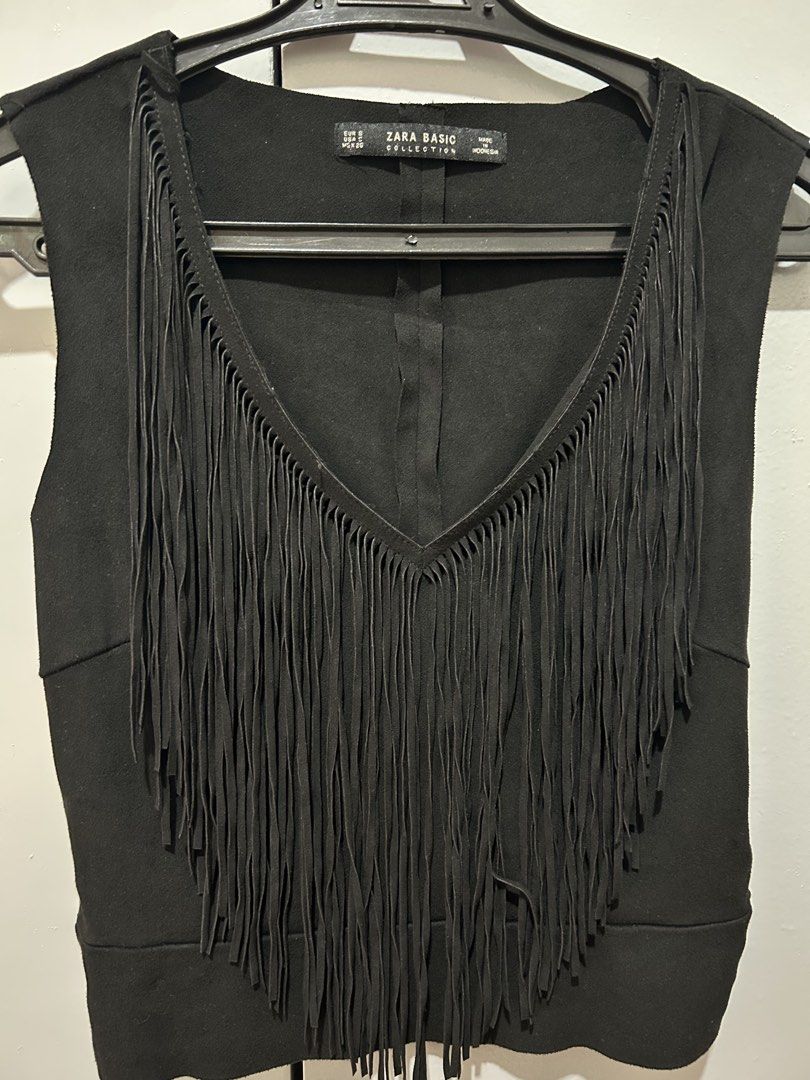 Zara Basic Collection Black Fringe V-Neck Sleeveless Top Size S (Category: Sleeveless) located in Quezon City. Submitted by nicetwohave (Listing ID 1460107440, Image 1). Description: - Zara Basic sleeveless top - V-neck with fringe detailing - Size S - Made in Indonesia - Versatile for layering or standalone wear.
