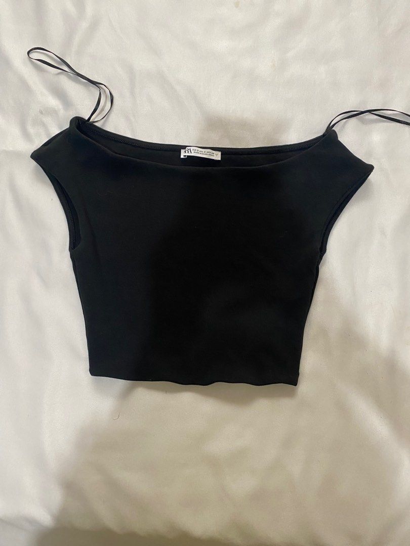 Zara Black Cropped Top (Category: Blouses) located in Las Pinas. Submitted by shairaadriannx (Listing ID 1460137032, Image 1). Description: - Zara cropped top - Size S - Adjustable tie details on the sides - Simple and versatile - Perfect for layering or wearing on its own.