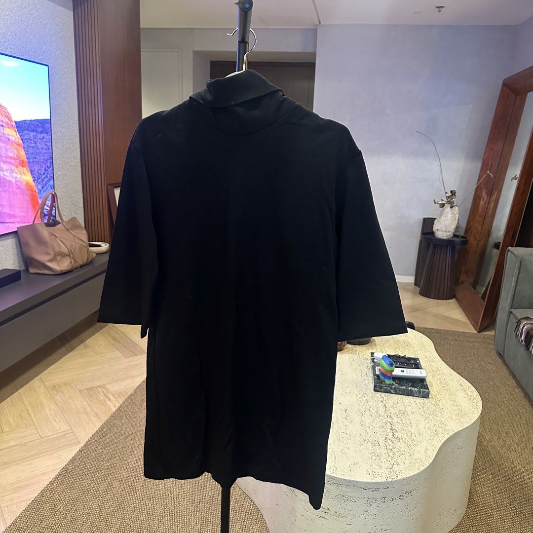 Zara black longsleeves dress (Category: Dresses) located in Pasig City. Submitted by ynahperez (Listing ID 1460211586, Image 2). Description: .