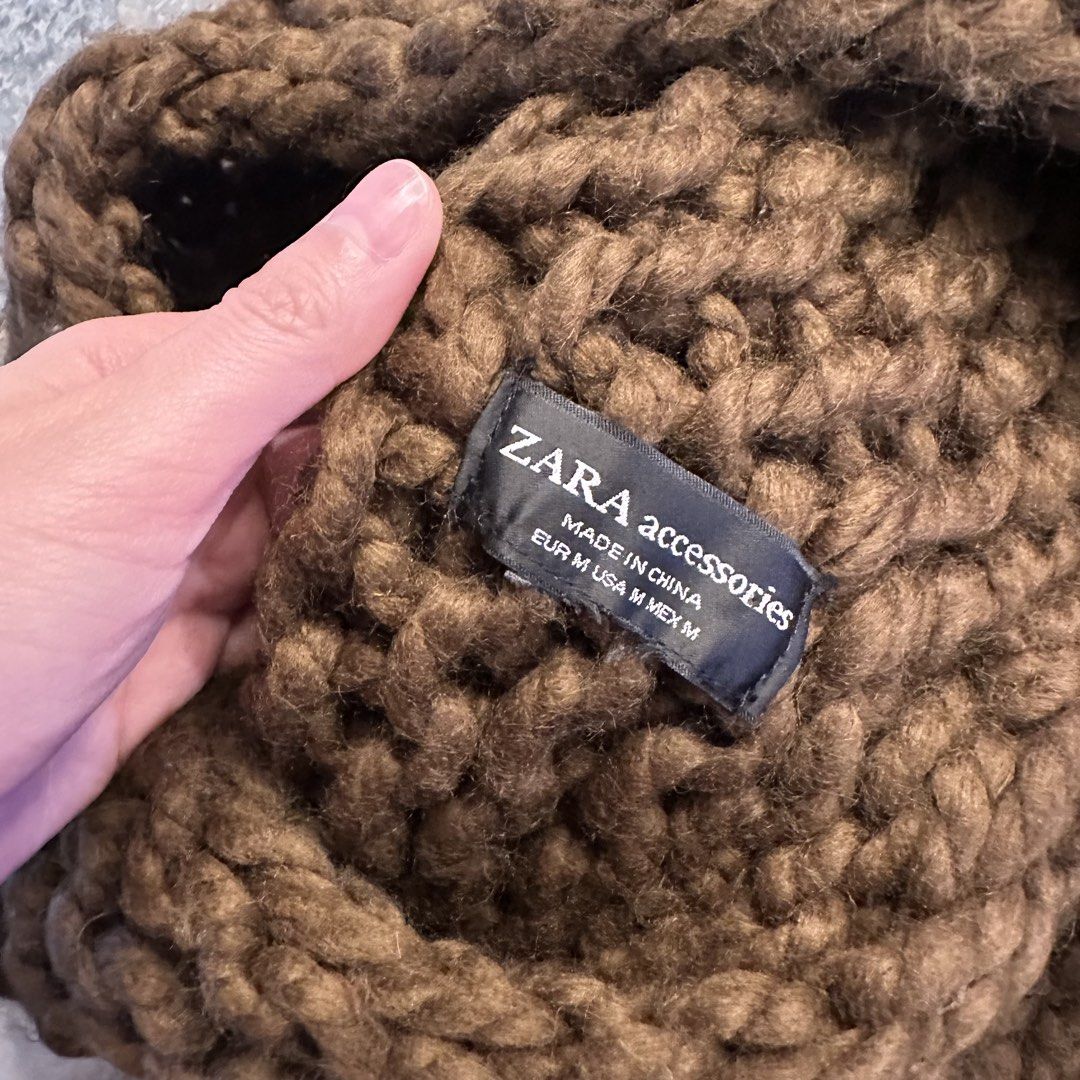 Zara brown knit scarf (Category: Scarves) located in Pasig City. Submitted by ynahperez (Listing ID 1460220811, Image 2). Description: .