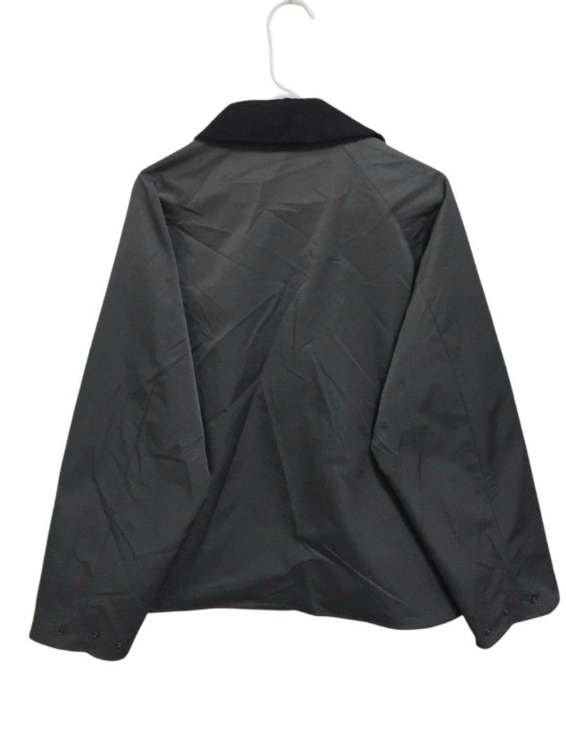 ZARA Contrast Collar Technical Jacket (Category: Coats, Jackets and Outerwear) located in Pasig City. Submitted by hustlexcurate (Listing ID 1460142999, Image 3). Description: ZARA Contrast Collar Boxy Oversized Technical Jacket Barbour Transporter Jacket Alternative Size XL Boxy Dimensions: 25X27.