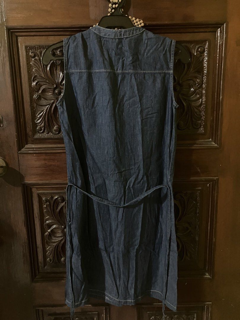 Zara Denim Dress Small (Category: Dresses) located in Cainta. Submitted by prelovedbyyanahooray (Listing ID 1460203165, Image 2). Description: No issues. Almost new. Size small, petite frame. Length is just above the knee for 5'3 ft. With ribbon to tie at the back. 📍Cainta, Rizal .