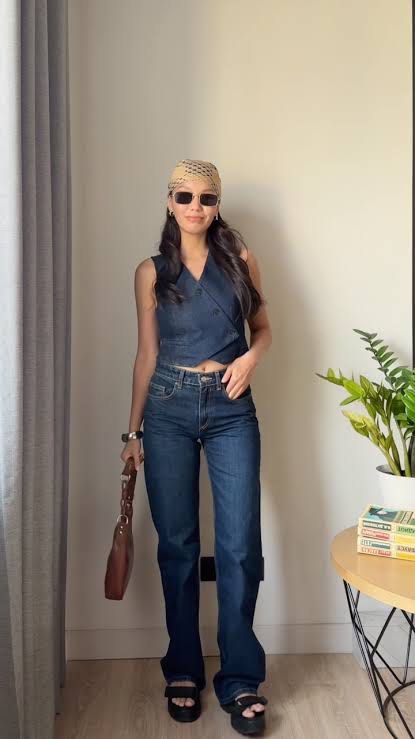 Zara Denim Vest (Category: Sleeveless) located in Binan City. Submitted by sunsetmargarita (Listing ID 1460196517, Image 1). Description: XS Brandnew with tag.