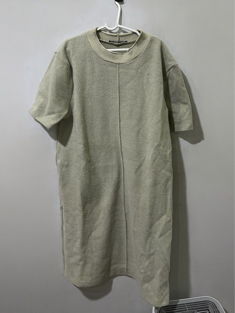 Zara Dress (Category: Dresses) located in Manila. Submitted by lovedbyac2 (Listing ID 1460168911, Image 2). Description: Preloved Zara Dresses | Size Small 🤍 ₱1,200 for both Worn only during pregnancy. Still in good condition..