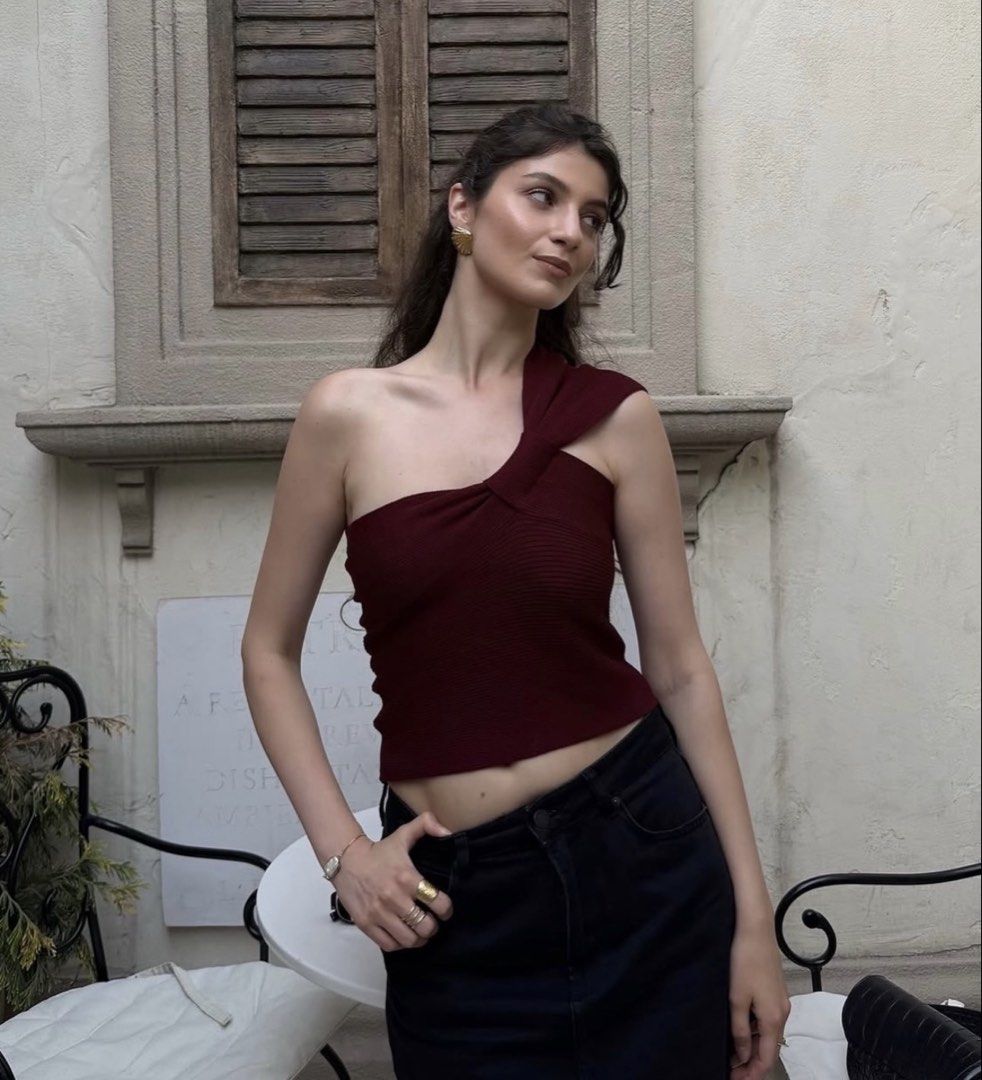 ZARA Maroon Knit Asymmetric Top (Category: Others Tops) located in Manila. Submitted by ccollection_ (Listing ID 1460271354, Image 3). Description: .