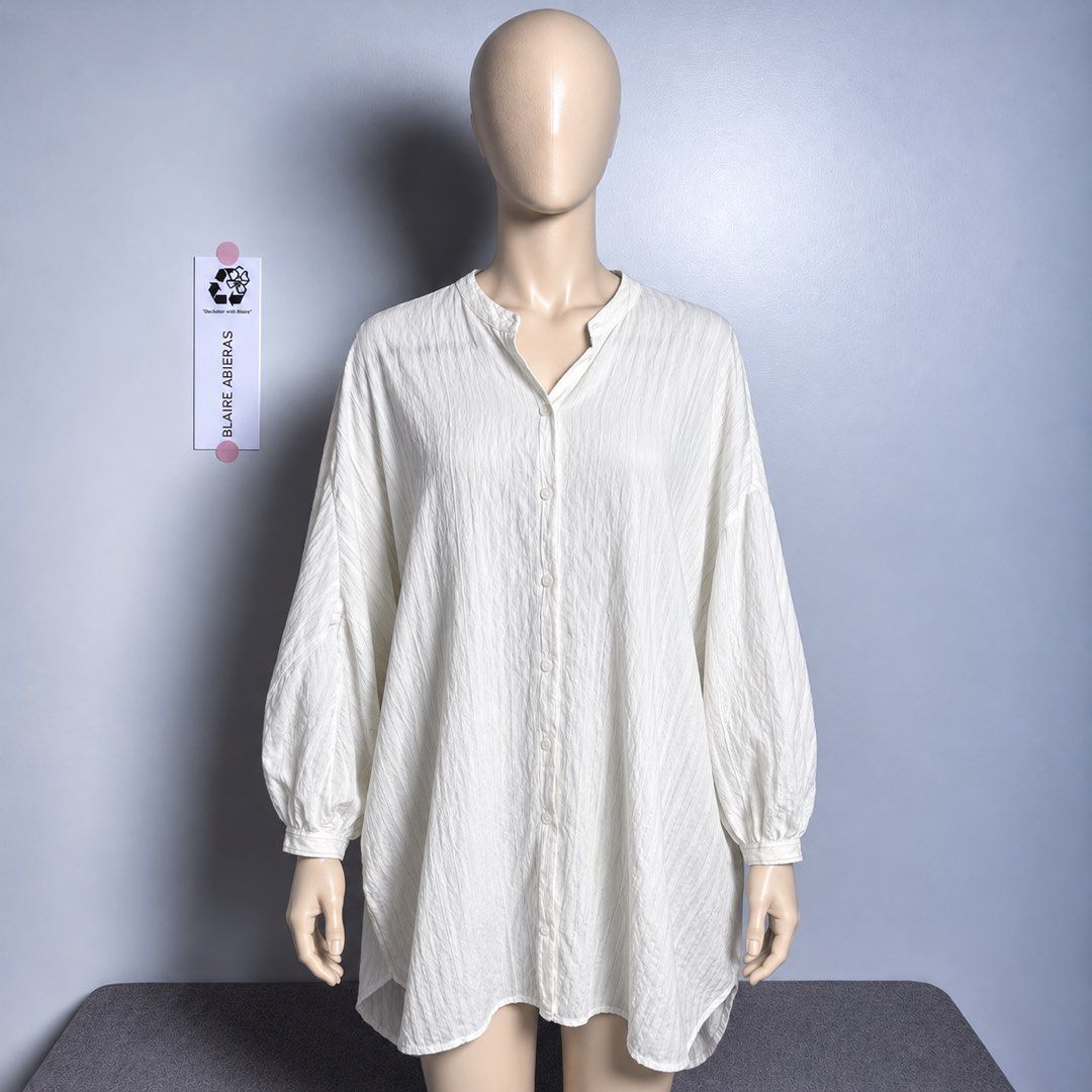 ZARA Oversized Pinstriped Band Collar Button Front Top - Size S-M (Category: Dresses) located in Tacloban City. Submitted by declutterwithblaire (Listing ID 1460290064, Image 1). Description: DIMES : LENGHT - 35 / WIDTH -26 .