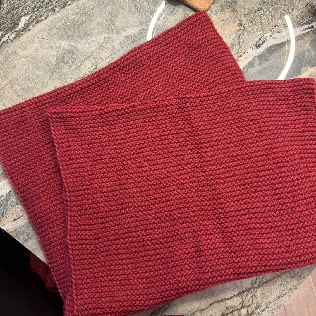 Zara pink knit scarf (Category: Scarves) located in Pasig City. Submitted by ynahperez (Listing ID 1460221000, Image 3). Description: .