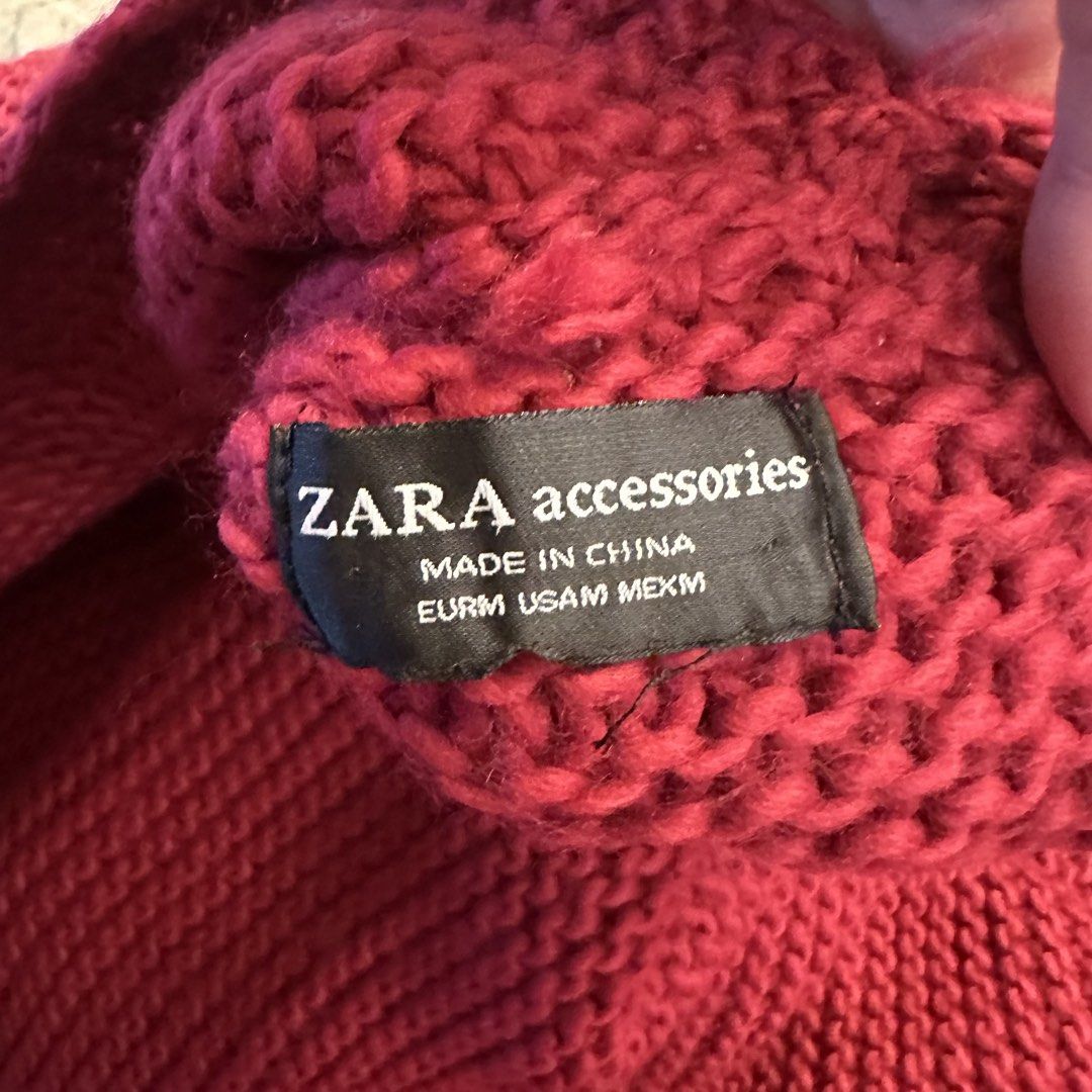 Zara pink knit scarf (Category: Scarves) located in Pasig City. Submitted by ynahperez (Listing ID 1460221000, Image 2). Description: .