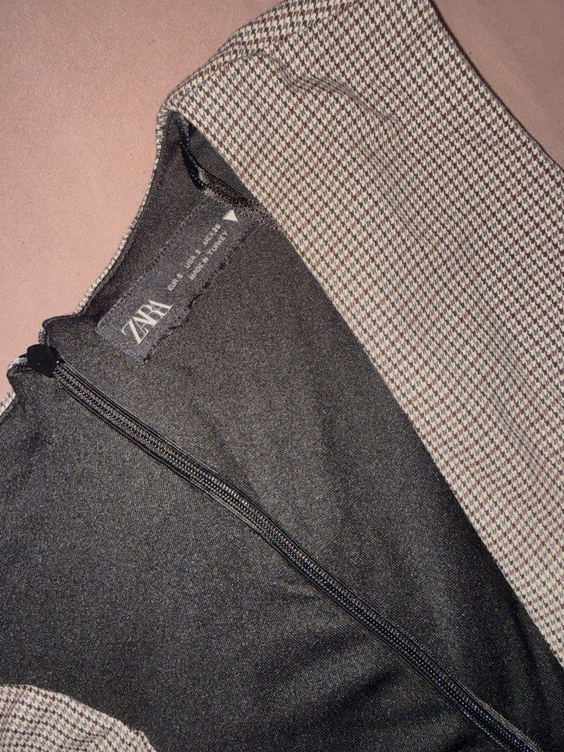 Zara Plaid Short Dress (Category: Dresses) located in Manila. Submitted by hoiebree (Listing ID 1460261981, Image 2). Description: Wore this only once in my Japan trip.