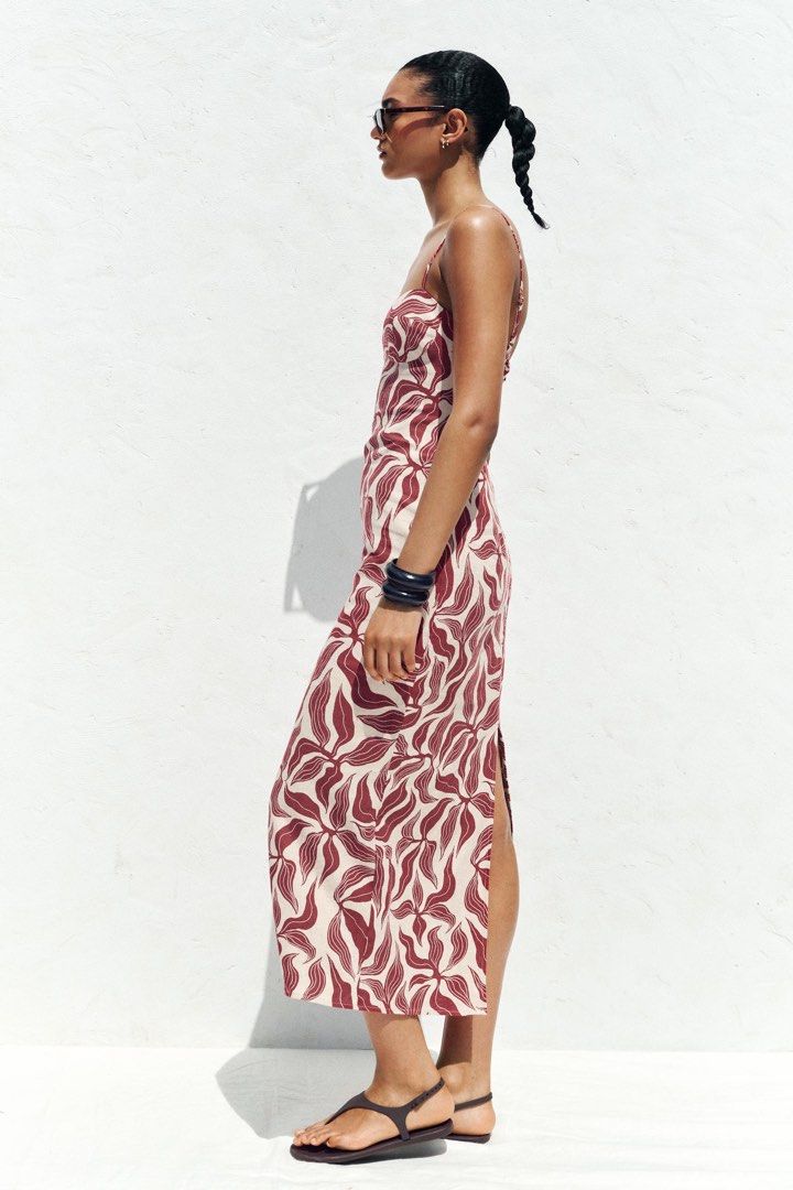 ZARA PRINTED LINEN MIDI (Category: Dresses) located in Pasig City. Submitted by vetementsdemanila (Listing ID 1460189503, Image 3). Description: ZARA PRINTED LINEN MIDI New without tags Size LARGE Bust: 34 inches Waist: 32 inches Length: 50 inches P1800 PLUS SHIPPING.