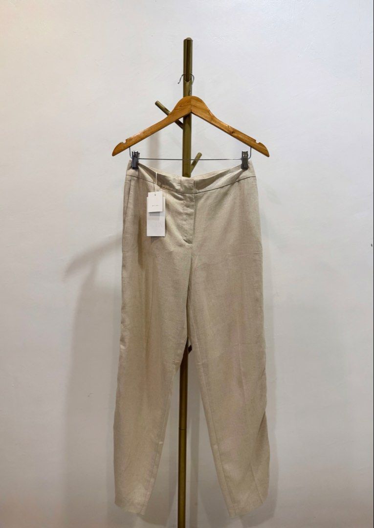 Zara Trousers (Category: Other Bottoms) located in Quezon City. Submitted by shopper_xoxo (Listing ID 1460158398, Image 2). Description: Brand new with tag 😊 📦 From Zara Japan 🚚 On hand and ready to ship MOP: GCash and BPI Shipping starts at ₱65 only ✨ .