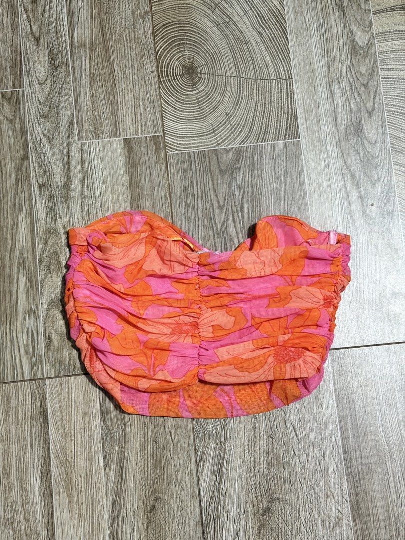 Zara Tulle Top (Category: Others Tops) located in Bacoor. Submitted by pinkzloverz222 (Listing ID 1460182536, Image 3). Description: ZARA pink orange tulle top good condition no issue ₱300+sf.