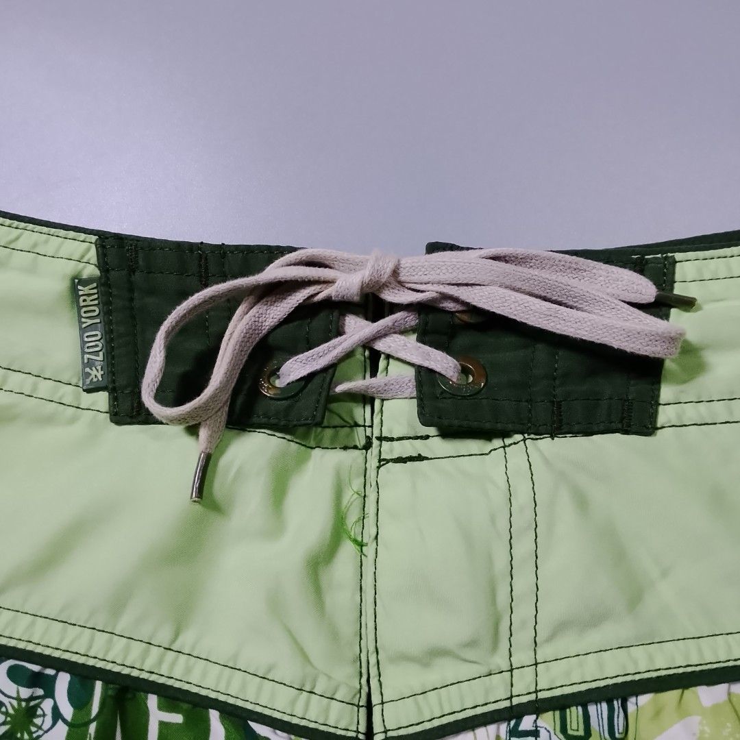 Zoo York Boardshorts (Category: Shorts) located in Taguig. Submitted by 8kthrifter (Listing ID 1460131810, Image 3). Description: Waist: 34 (adjustable) Length: 22 Thigh: 14.5 Hem: 12 Color Rate: 10/10 Issue: strap (see last 2 photo) Excellent Condition.