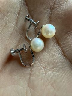 (Category: ) located in . Submitted by Myclosetdeclutter (Listing ID 1460343805, Image 1). Description: .