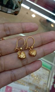 (Category: ) located in . Submitted by RealGoldPawnable18K21K24K (Listing ID 1460367376, Image 1). Description: .