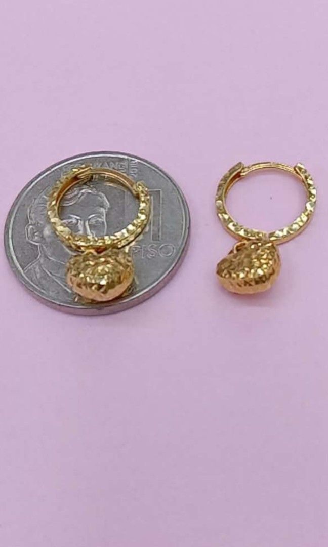 18K Saudi Gold Diacut Heart loop Earrings (Category: Earrings) located in Manila. Submitted by RealGoldPawnable18K21K24K (Listing ID 1460366883, Image 3). Description: .
