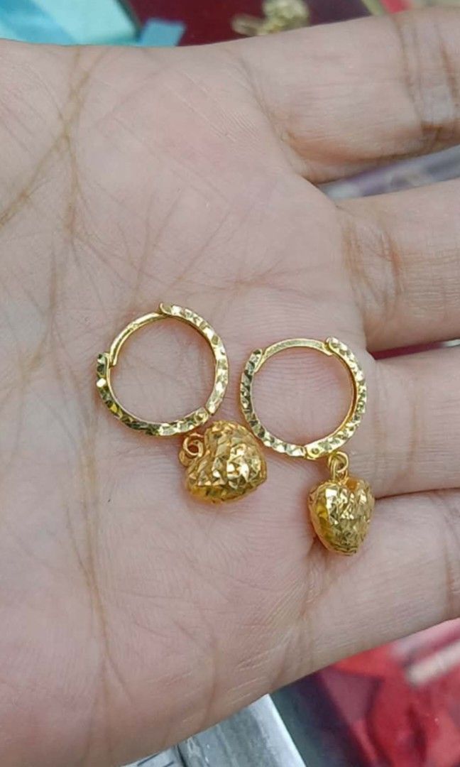 18K Saudi Gold Diacut Heart loop Earrings (Category: Earrings) located in Manila. Submitted by RealGoldPawnable18K21K24K (Listing ID 1460366883, Image 1). Description: .