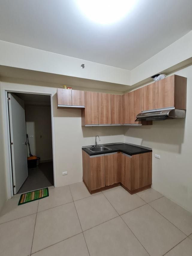 1BR Condo at Avida Centera for rent (Category: Apartments & Condos) located in Quezon City. Submitted by wise_khatrinavalerie (Listing ID 1099785954, Image 3). Description: 35sqm 1Bedroom bare unit for rent at Avida Centera Tower 2 along EDSA MANDALUYONG 5 mins walk from MRT Shaw and Boni Stations. Rent is 20000inclusive of association dues. Thanks. • 35 sqm • 1 bedroom • 1 bathroom/CR • kitchen area No pets allowed. Available for viewing.
