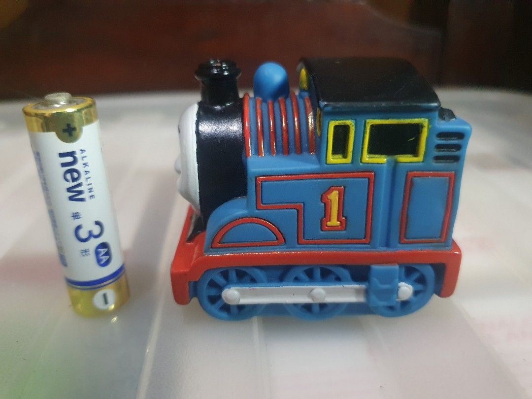2001 Thomas and Friends Train - Gullane Limited (Category: Vehicle & Diecast Models) located in Quezon City. Submitted by collectionneursonline88 (Listing ID 1460325439, Image 2). Description: - Made by Gullane (Thomas) Limited in 2001 - rubber material - Features his iconic number 1 - Ideal for collectors and fans of the show 🔄 Meetups Balintawak Camachile 7/11 Quezon City 🛵 Shipping : - Lalamove ( except Provincial) - Flash Express - GogoExpr