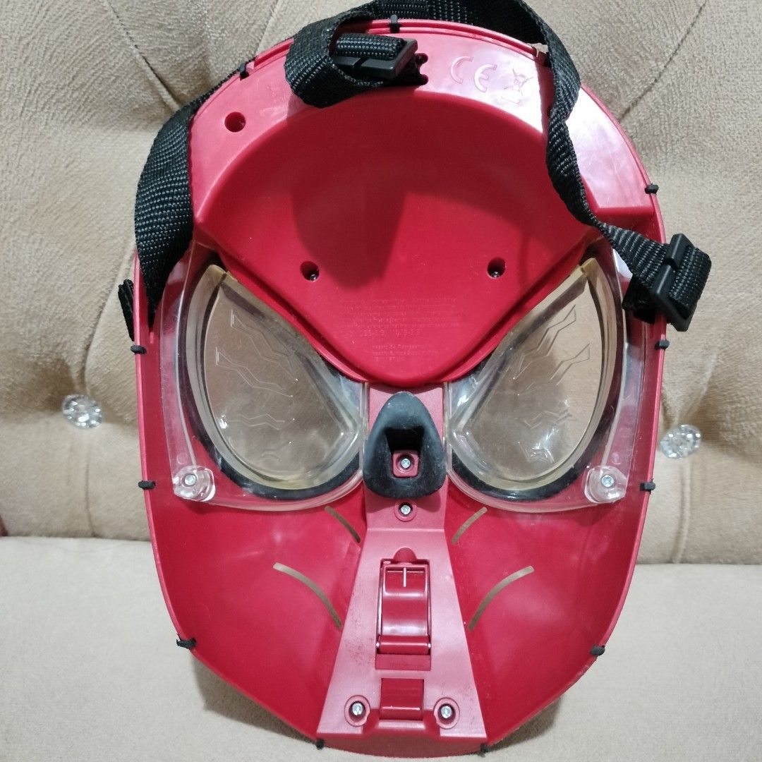 2016 Marvel Hasbro UK Spiderman Mask (Category: Occasions & Party Supplies) located in Imus. Submitted by viaysthriftshop (Listing ID 1460375010, Image 3). Description: sound not working, rusty battery compartment.Buy as is.