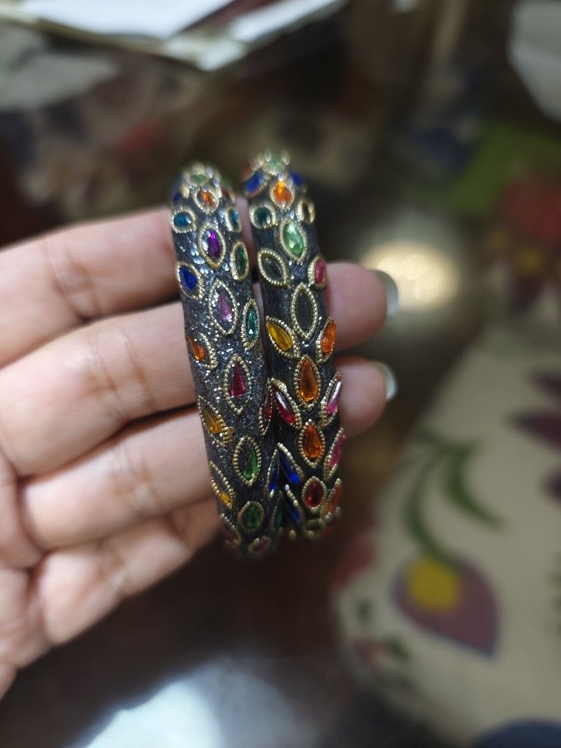 2pc Bangles SALE (Category: Bracelets) located in Makati City. Submitted by khrizaccessories (Listing ID 1460458180, Image 3). Description: .