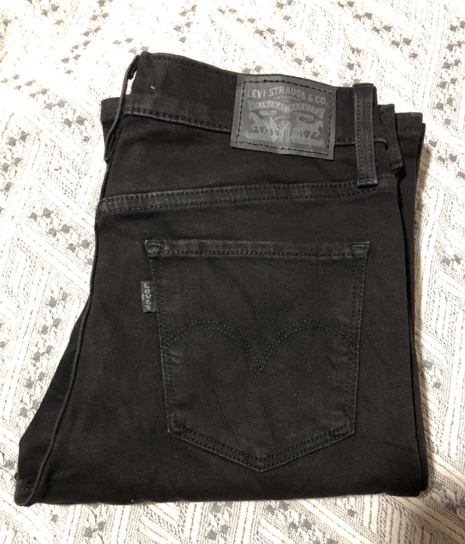 315 shipping bootcut (Category: Jeans) located in Cagayan de Oro. Submitted by nadittelop78337 (Listing ID 1460343131, Image 1). Description: 315 shapping Bootcut size 28 high waist stretch Black super in actual .