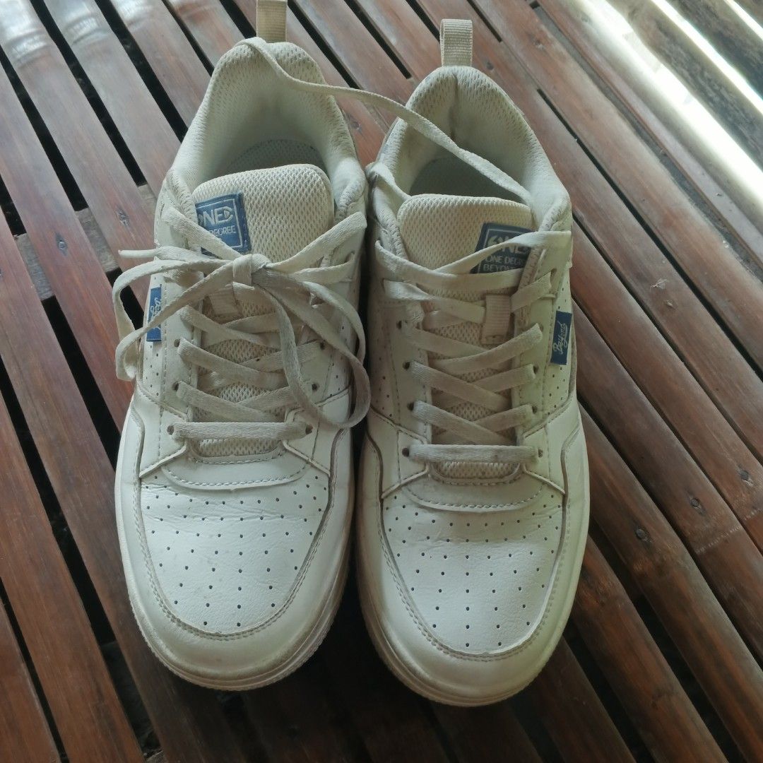 361 RUBBER SHOES (Category: Babies & Kids Fashion) located in Candaba. Submitted by ZaiSa14 (Listing ID 1460310758, Image 1). Description: 361 brand cream shoes slightly used d na kasya size 7 maalikabok lang.