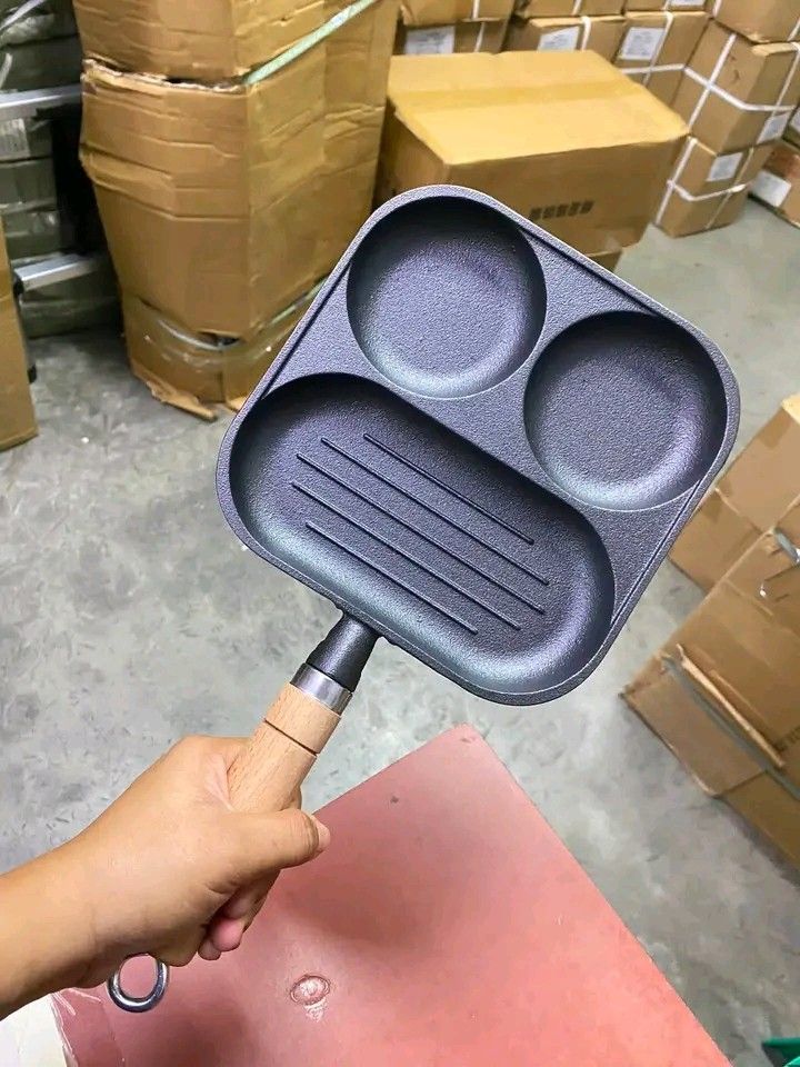 4 Holes/2 Holes Egg Pan (Category: Cookware & Accessories) located in Manila. Submitted by micoooy (Listing ID 1460369837, Image 2). Description: .