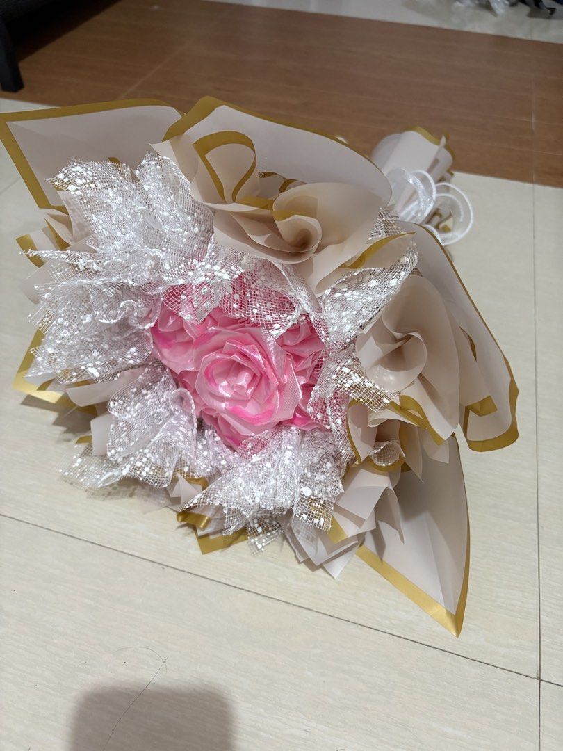 7 count pink satin flower bouquet (Category: Flowers & Bouquets) located in Taguig. Submitted by riverphoenix24 (Listing ID 1460349971, Image 3). Description: Can also make custom bouquets.