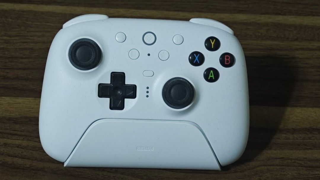 8Bitdo Ultimate 2, Dualsense Astrobot, Dualsense PSOne, Hori Mini (Category: Controllers) located in Makati City. Submitted by kimmyscabinet (Listing ID 1460504065, Image 2). Description: Controllers for sale 8bitdo Ultimate 2 White version with dock and dongle (Replaced with dualsense thumb grips, better grip) - 1950 pesos Reshelled dualsense - AstroBot version (Maingay lang yung rumble pero fully working) - 1950 pesos Reshelled dualsense - Ps1 