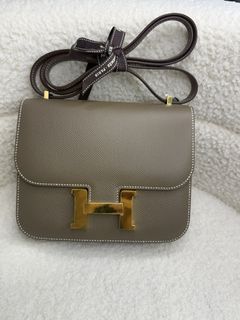 （分類：）位於 。 由 reluxury2hk 提交（商品編號 1460422971，圖片 1）。簡介： 。