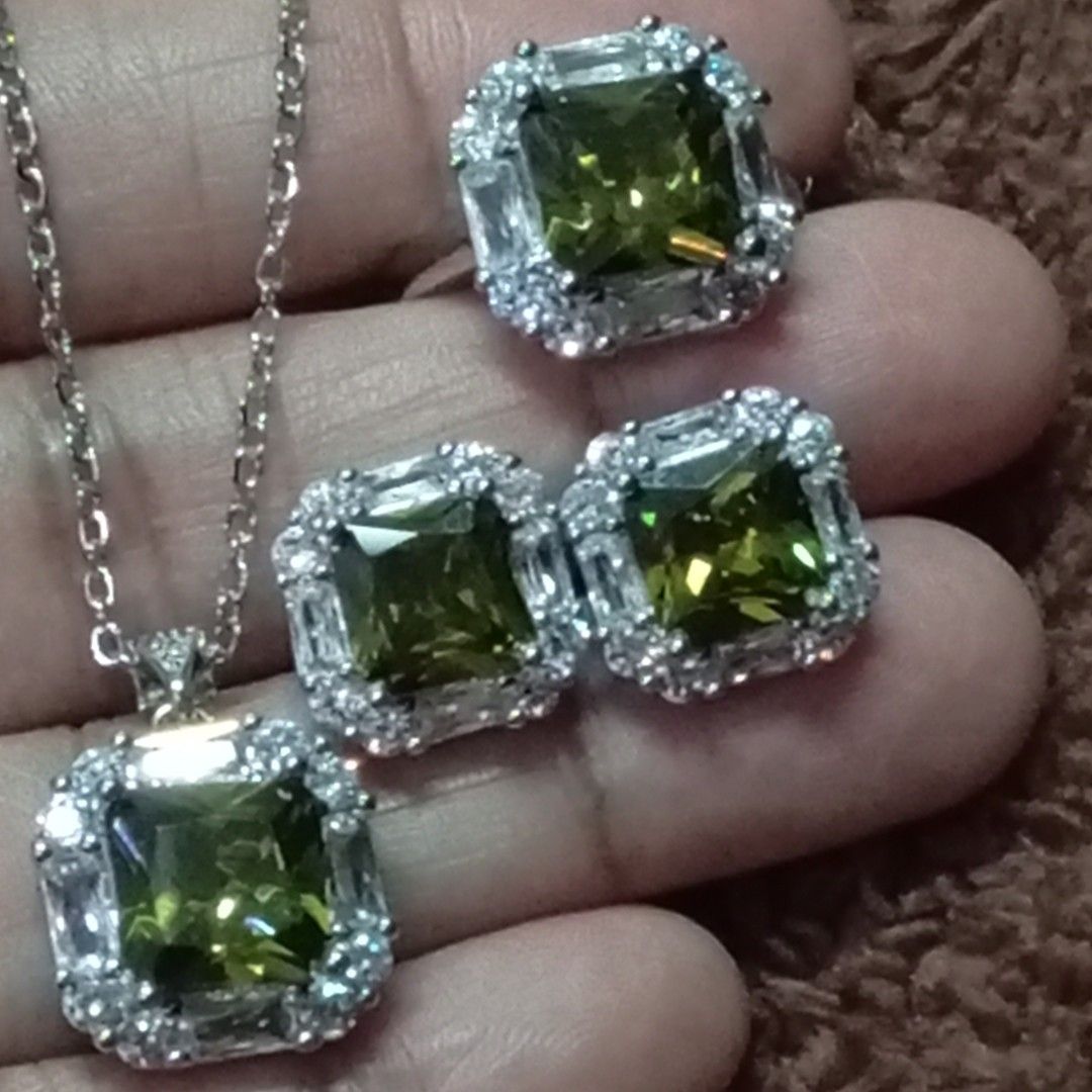 💯 Peridot Set (August Birthstone) (Category: Necklaces) located in Manila. Submitted by garnetjanuary17 (Listing ID 1460428439, Image 2). Description: free shipping nationwide.