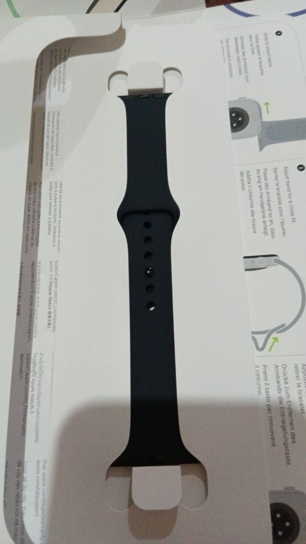 A- watch SE 2nd generation (Category: Other Gadgets) located in Angono. Submitted by brilliance81421 (Listing ID 1460397671, Image 3). Description: This was already opened, but has never been used. Original A-Watch SE 2nd gen 40mm Price still negotiable.