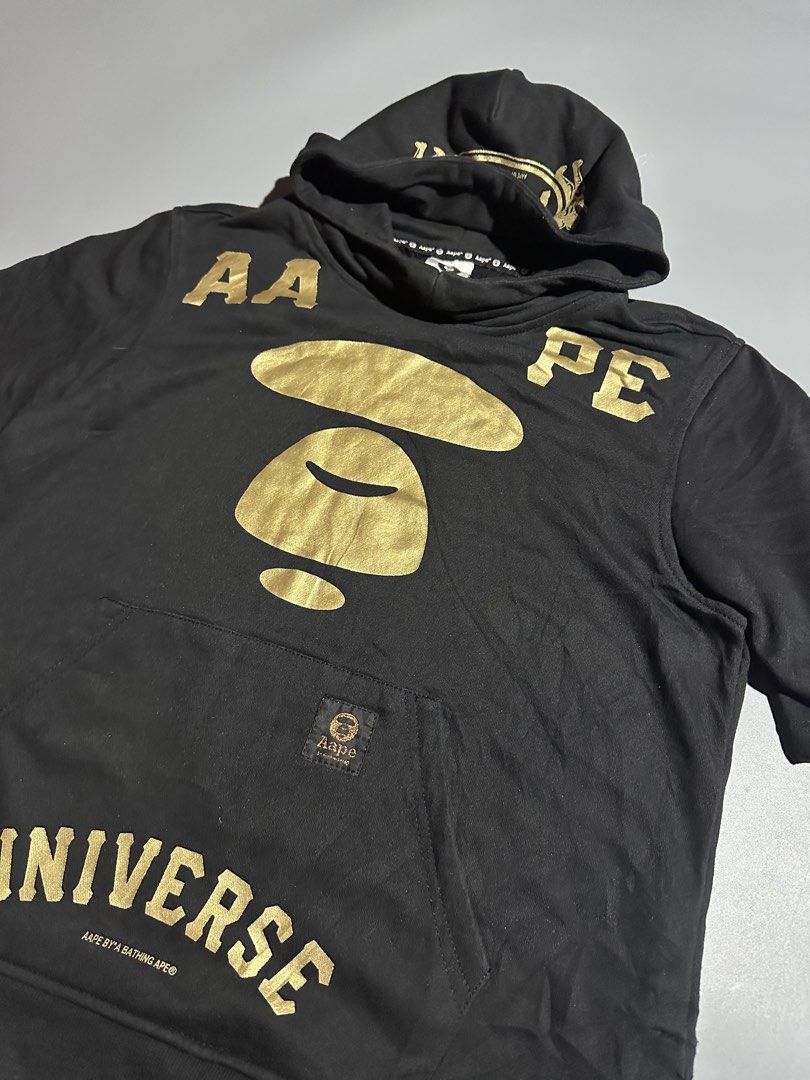 AAPE HOODIE SHIRT (Category: Activewear) located in Makati City. Submitted by js.street.finds (Listing ID 1460375328, Image 2). Description: DIMES 23/26.