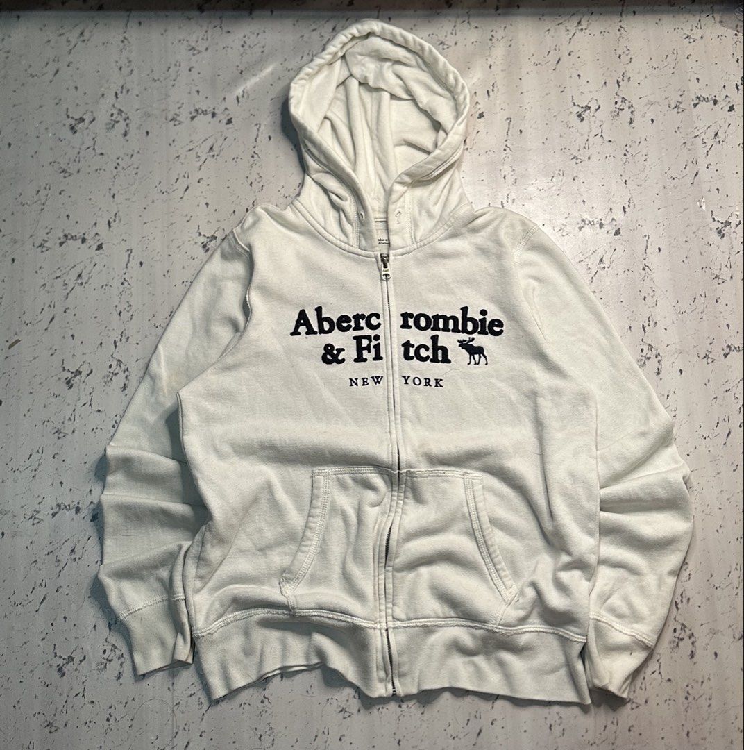 Abercrombie and fitch y2k Jacket (Category: Coats, Jackets and Outerwear) located in Manila. Submitted by gonthrifting (Listing ID 1460383767, Image 1). Description: Abercrombie and fitch y2k Jacket Dimes: 21x26 Issue: needs wash only Negotiable .