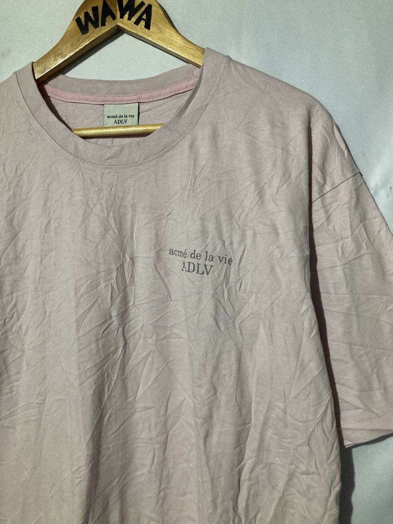 ACME DE LA VIE (Category: Tshirts & Polo Shirts ) located in Naga. Submitted by wwy3ips (Listing ID 1460323931, Image 2). Description: ACME DE LA VIE SCRIPT TEE SIZE 1 ON TAG 23 WIDTH 29 LENGTH EXCELLENT CONDITION NO ISSUE.
