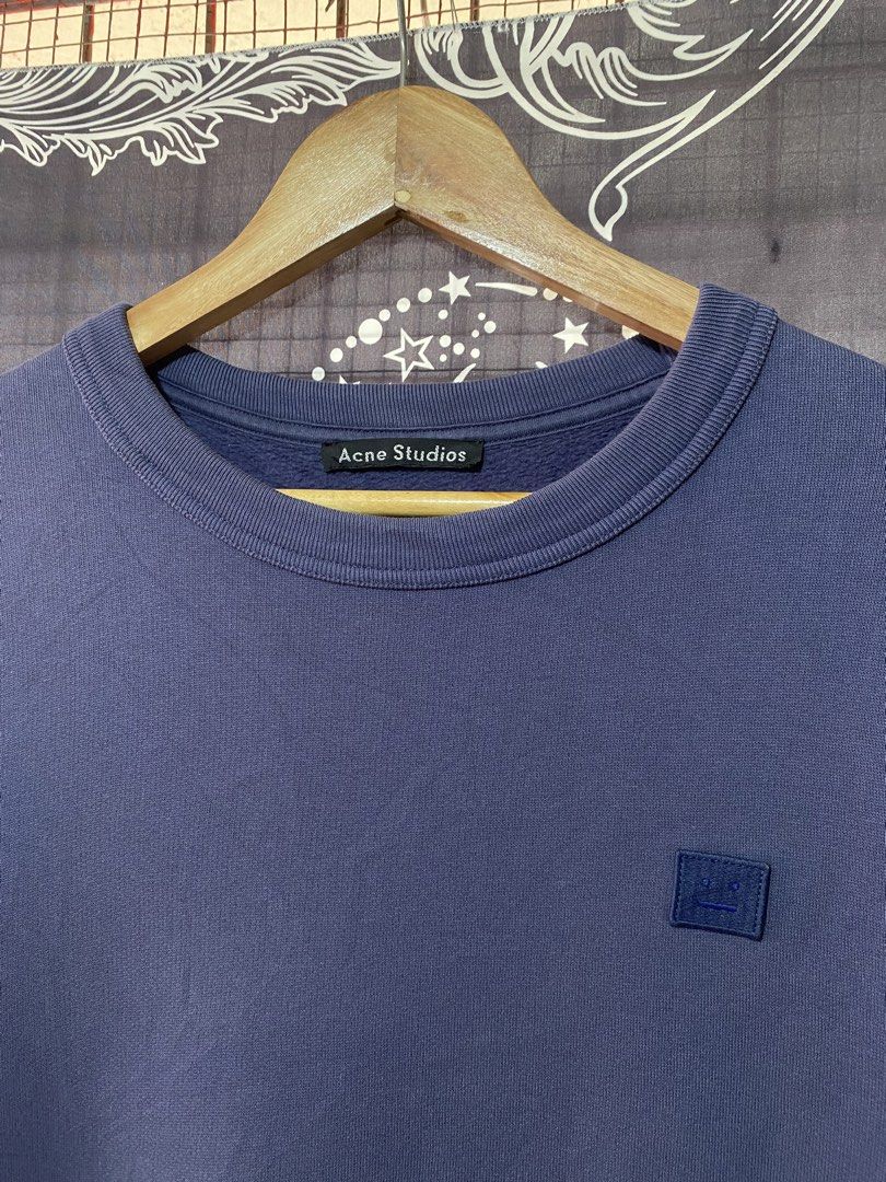 Acne studios (Category: Activewear) located in Angeles City. Submitted by reyhermano07 (Listing ID 1460379116, Image 2). Description: Acne studios Size. Small to med Good Condition No issue.